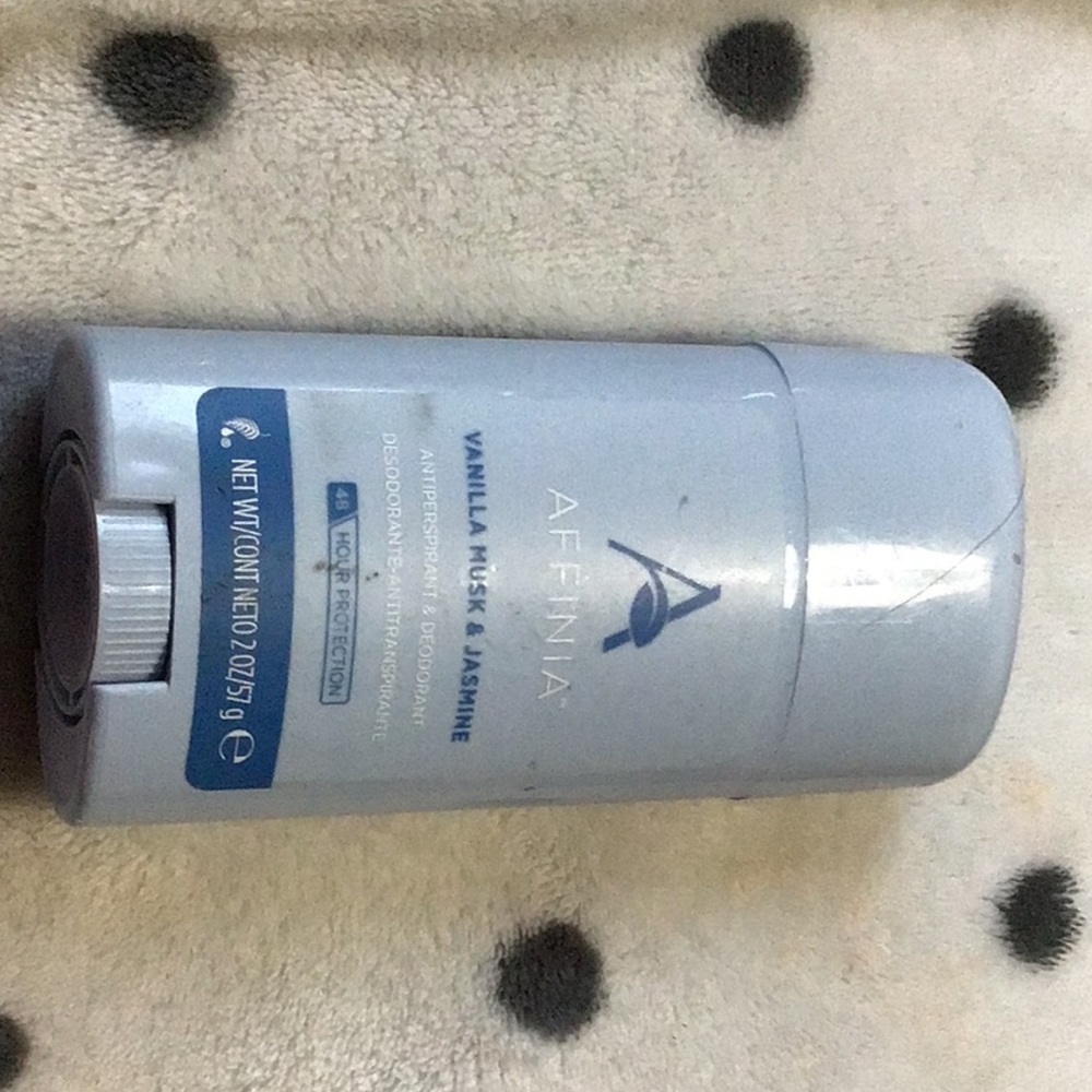 affinia vanilla musk and jasmine deodorant  2 oz new